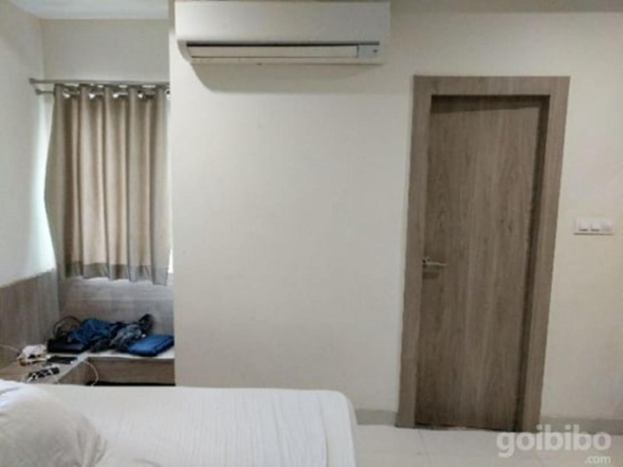 Hotel Kamad Giri,Udždžain Exteriér fotografie